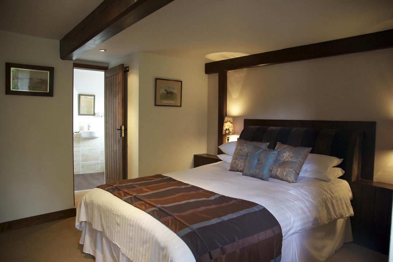 The Red Lion Hotel East Haddon Room photo